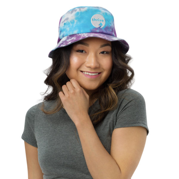 THRIVE YOUTH Tie-dye bucket hat